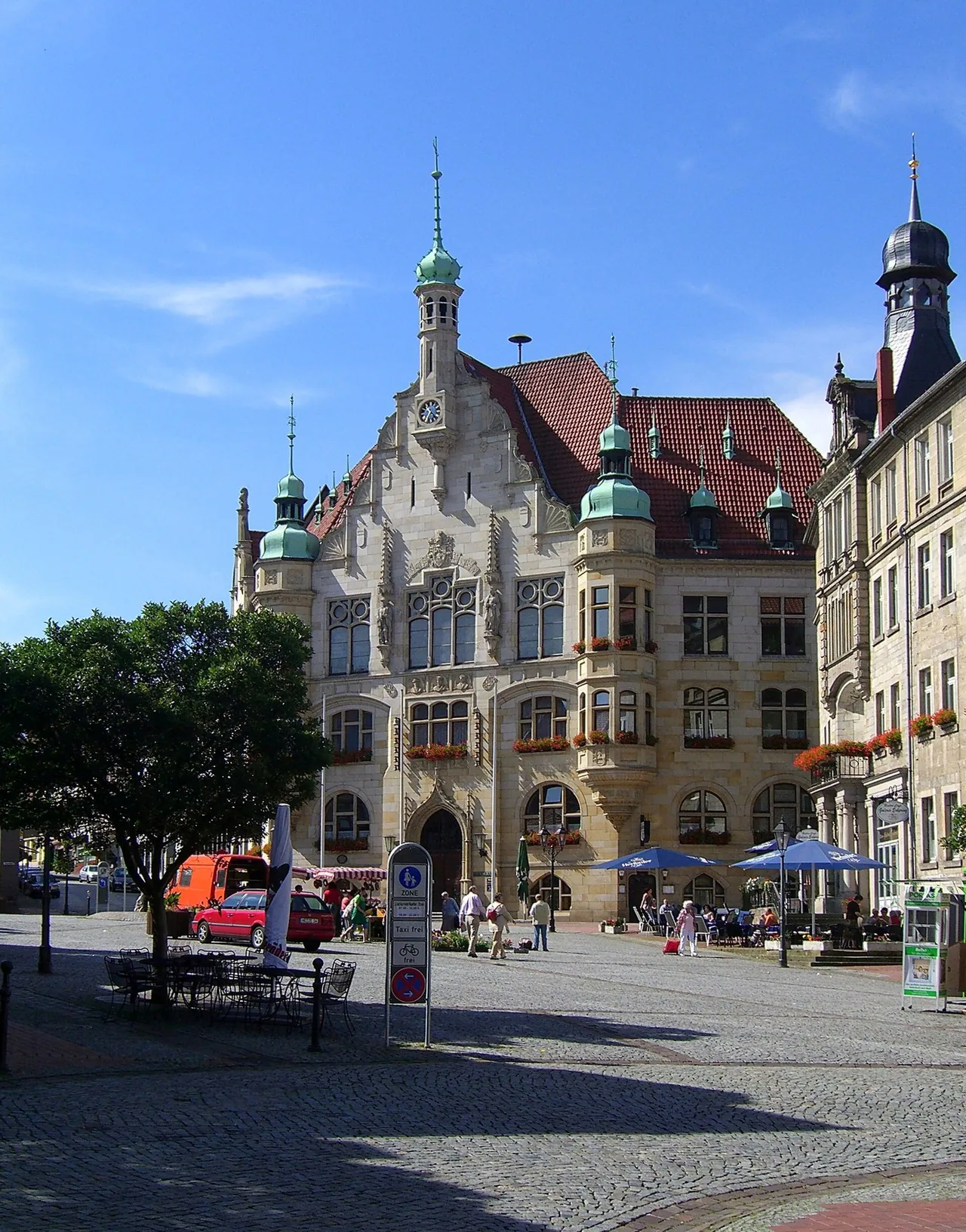 Marktplatz und Rathaus in der Helmstedter Innenstadt